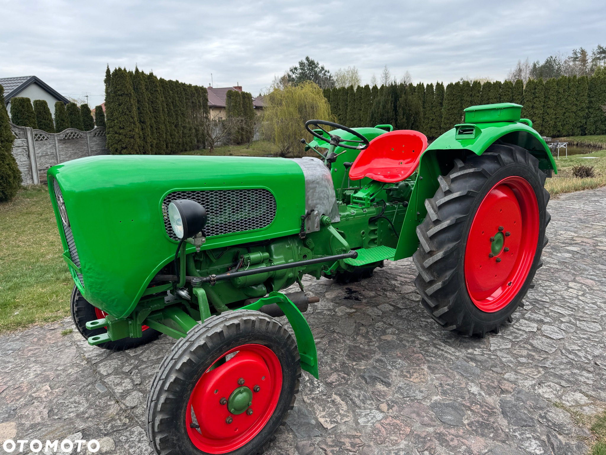 Deutz-Fahr Fahr Güldner A3K Burgund D133 - 34