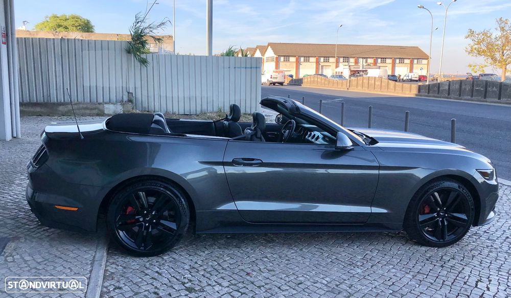 Ford Mustang Cabrio 2.3 Eco Boost - 19