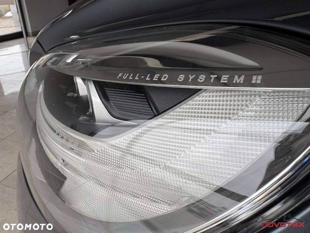 Volvo V40 T4 Momentum - 24