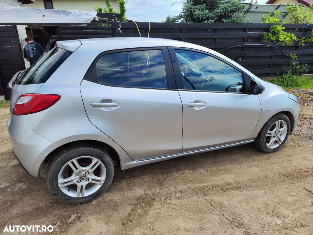 Mazda 2 - 12