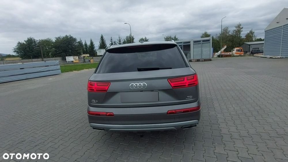 Audi Q7 - 36