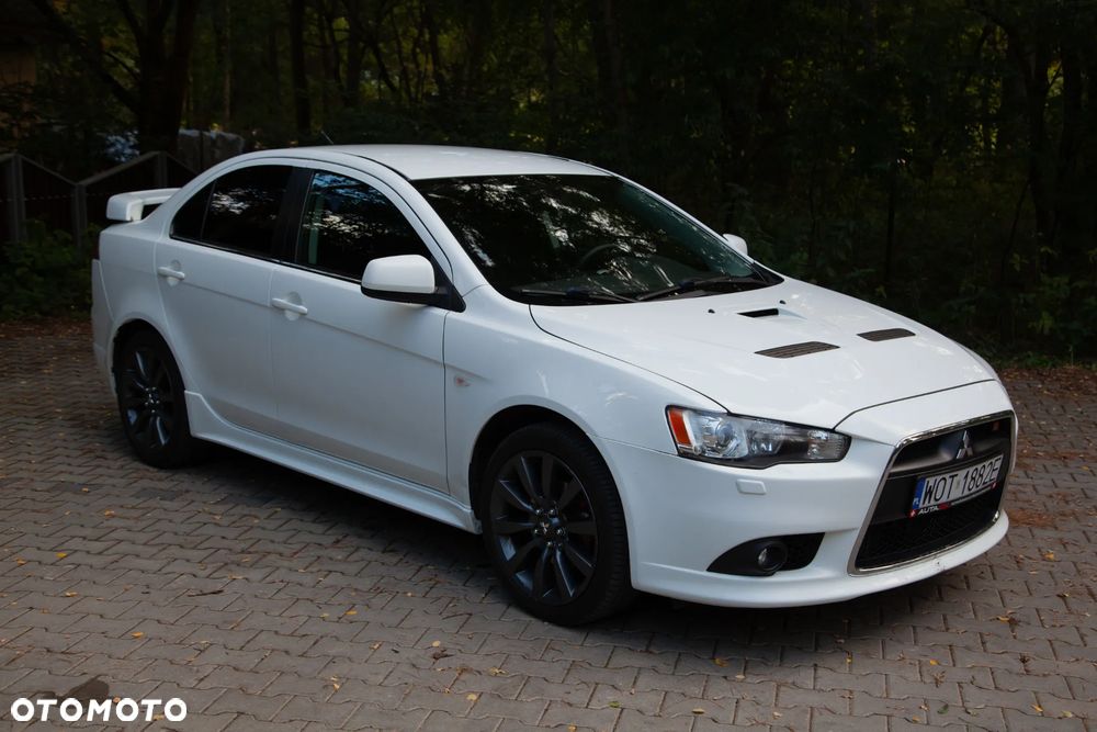 Mitsubishi Lancer 2010 photo 4