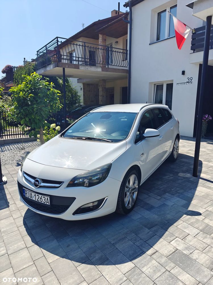 Opel Astra 2.0 CDTI Cosmo - 1