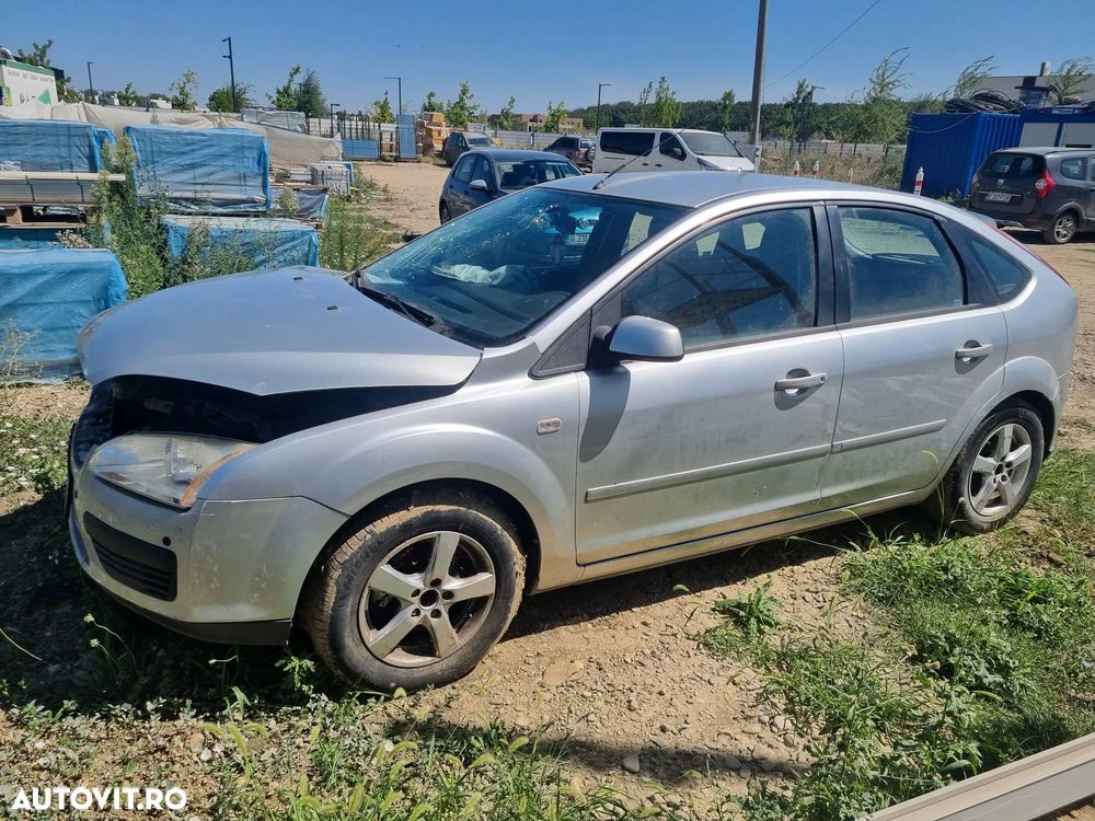 Ford Focus 1.4i Trend - 32