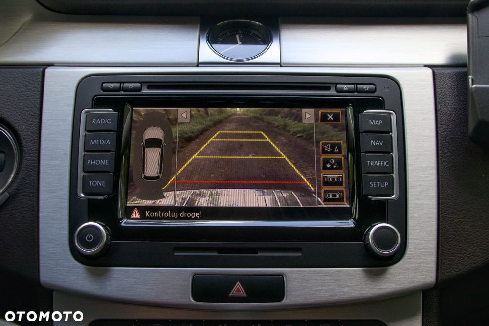 Volkswagen Passat Variant 2.0 TDI DSG BlueMotion Technology Exclusive - 28