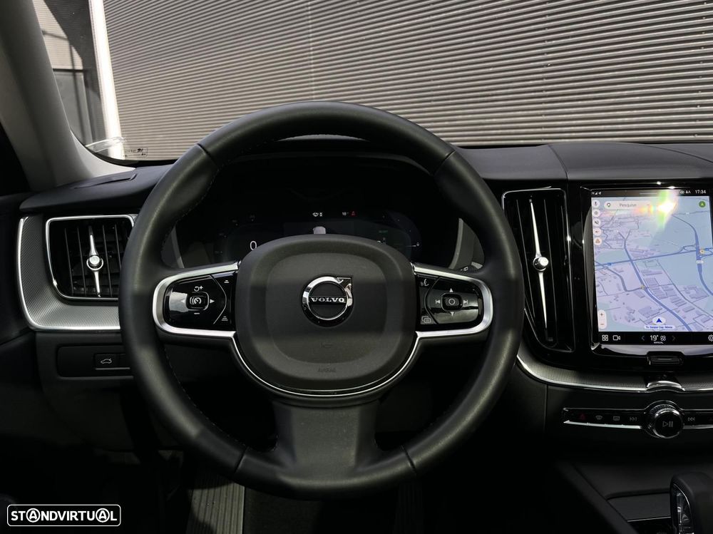 Volvo XC 60 2.0 T6 PHEV Plus Dark AWD - 9