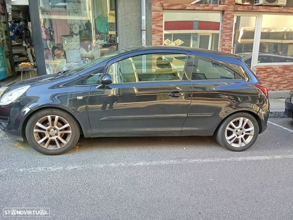 Opel Corsa 1.2 Flex Fuel - 1
