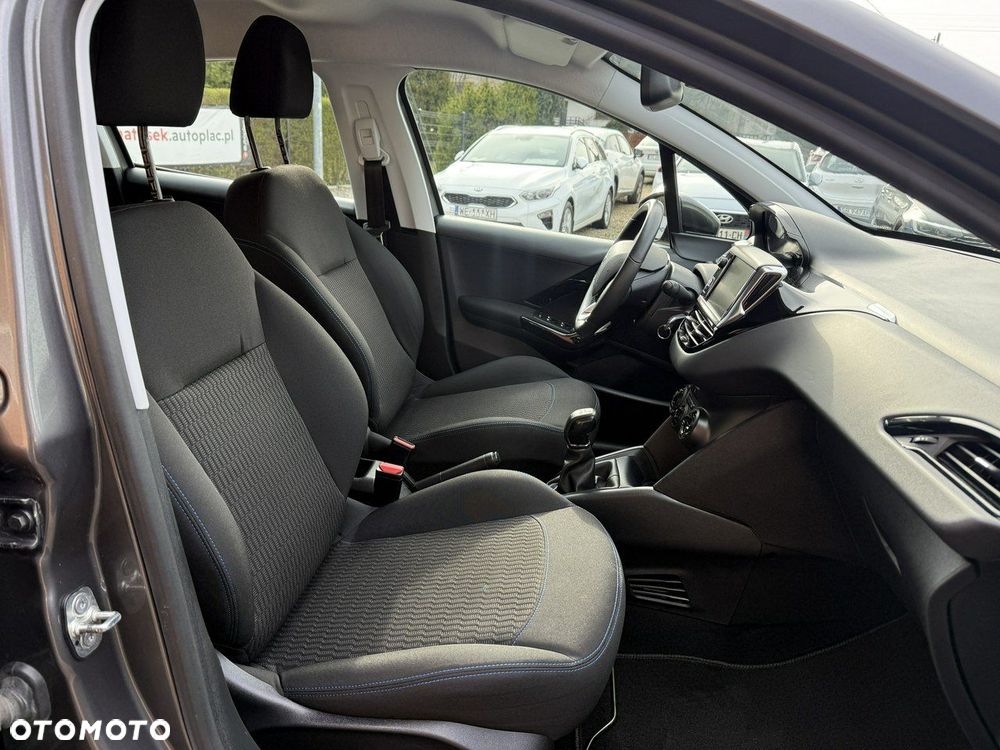 Peugeot 208 PureTech 82 Stop & Start Signature - 22