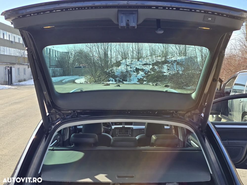 Skoda Superb Combi 2.0 TDI Elegance - 8