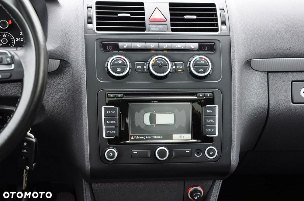 Volkswagen Touran - 32