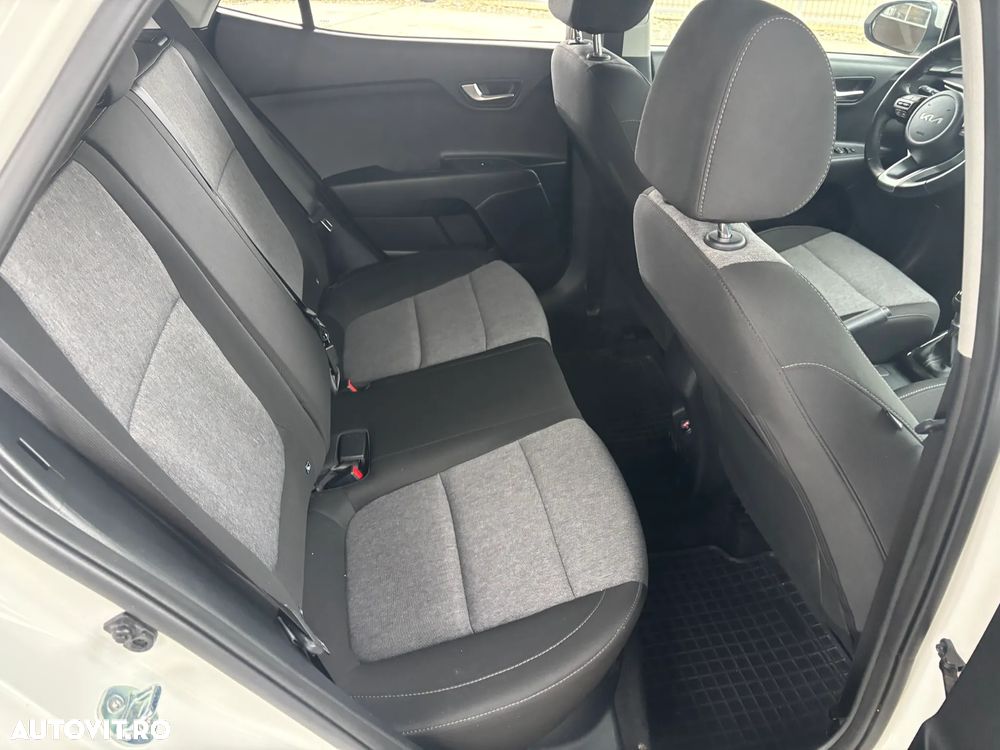 Kia Stonic 1.2 MPI 5MT Trend - 33