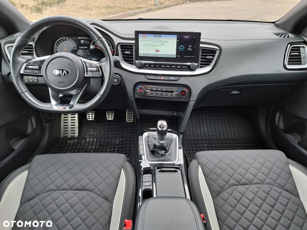 Kia ProCeed 1.5 T-GDI GT Line - 24