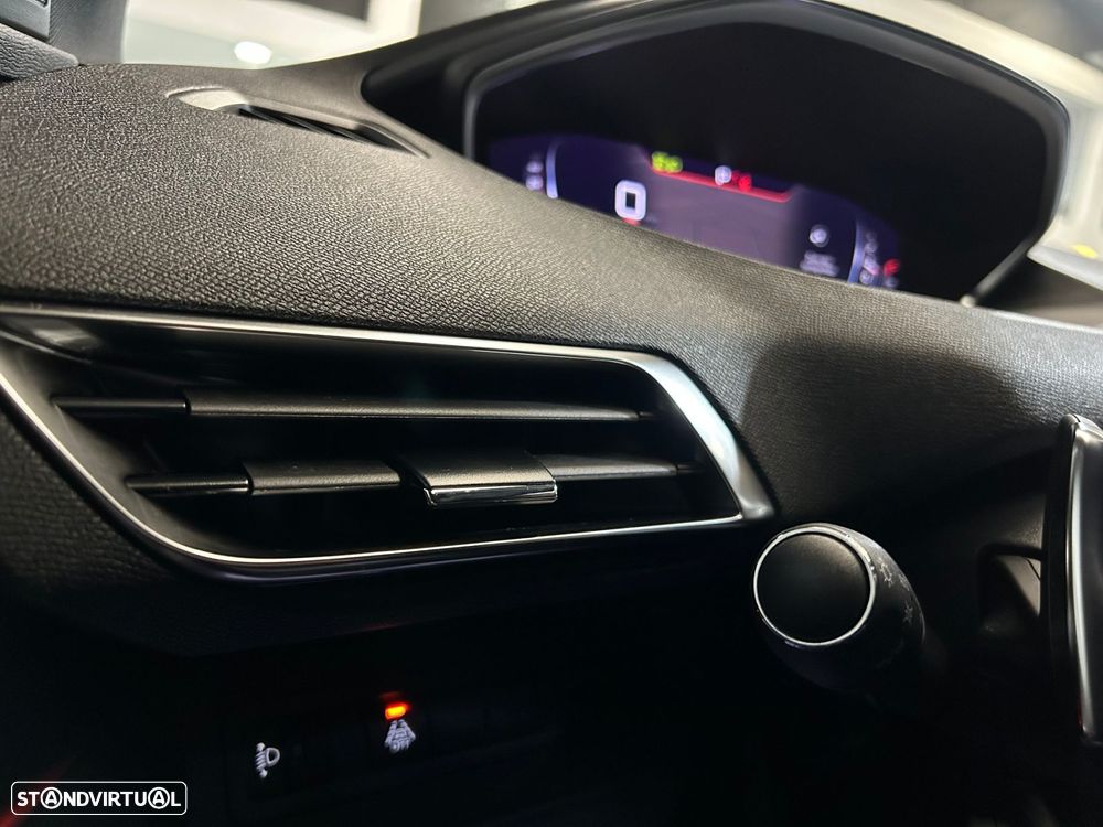 Peugeot 5008 1.5 BlueHDi Allure EAT8 - 38