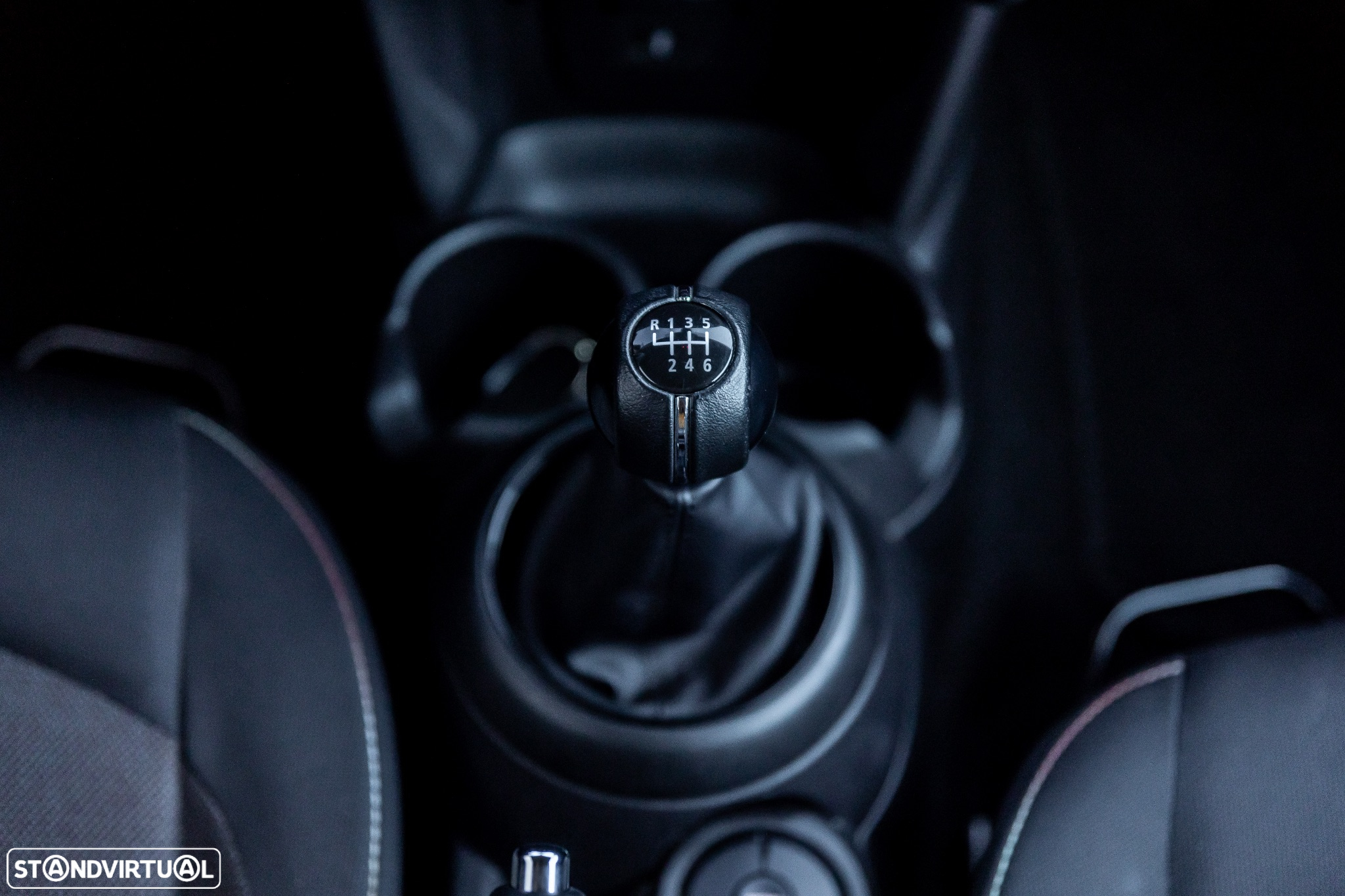 MINI 3 Portas One D - 8