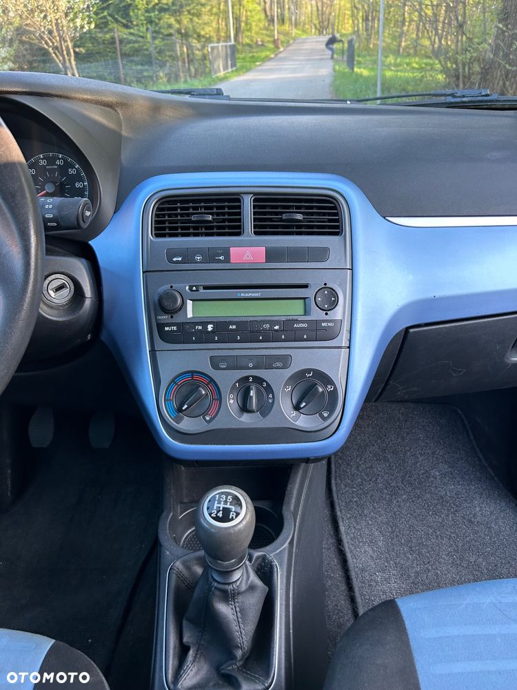 Fiat Grande Punto Actual 1.4 8V Estiva Blue&Me - 12