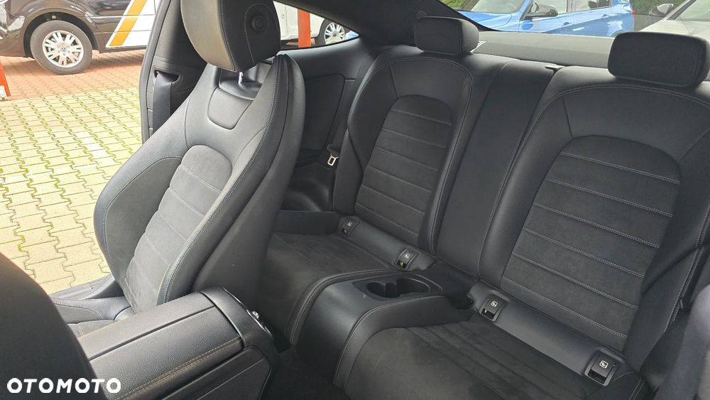 Mercedes-Benz Klasa C 200 4-Matic 9G-Tronic - 12