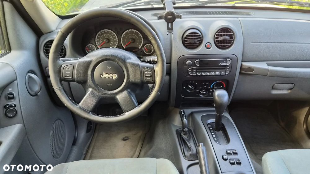 Jeep Liberty - 6