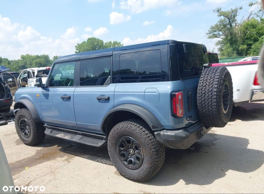 Ford Bronco - 4