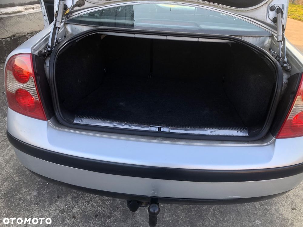 Volkswagen Passat 2.0 Comfortline - 15