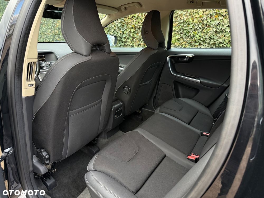 Volvo XC 60 D5 AWD Kinetic - 13