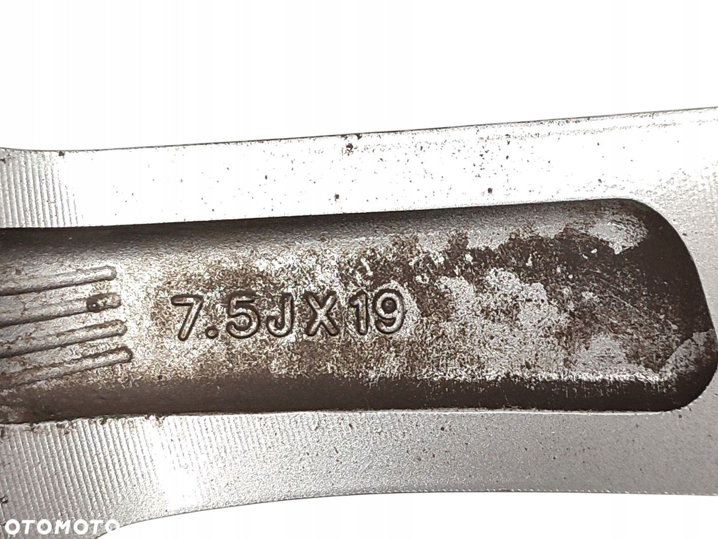 Felga aluminiowa Hyundai Santa Fe OE 52910-2W410 7.5" x 19" 5x114.3 ET 49,5 - 15