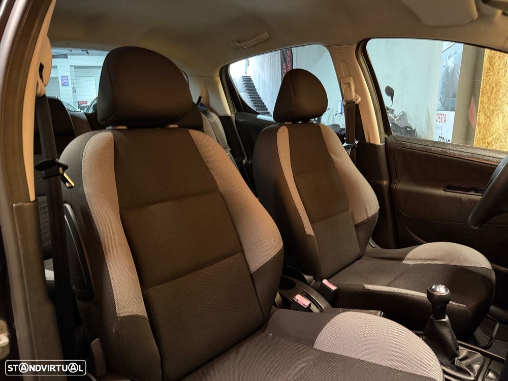 Peugeot 207 1.4 16V Active - 12