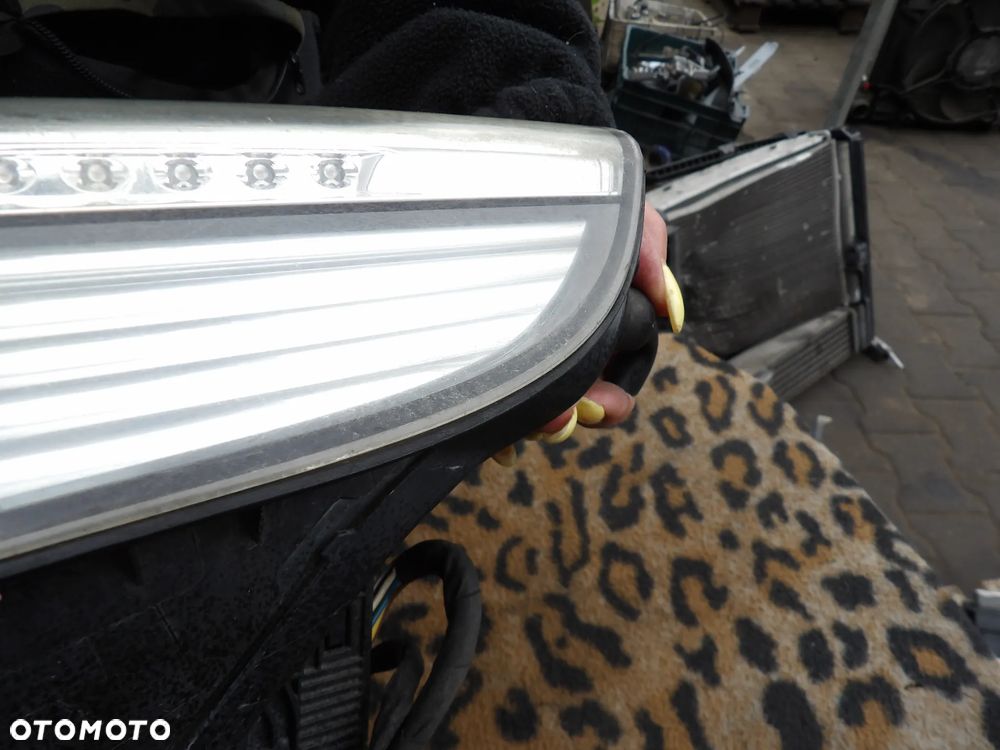 BMW -  E60,E61 - XENON - WYSZCZERBIONE SZKŁO - LEWA LAMPA PRZEDNIA - EUROPA - 2