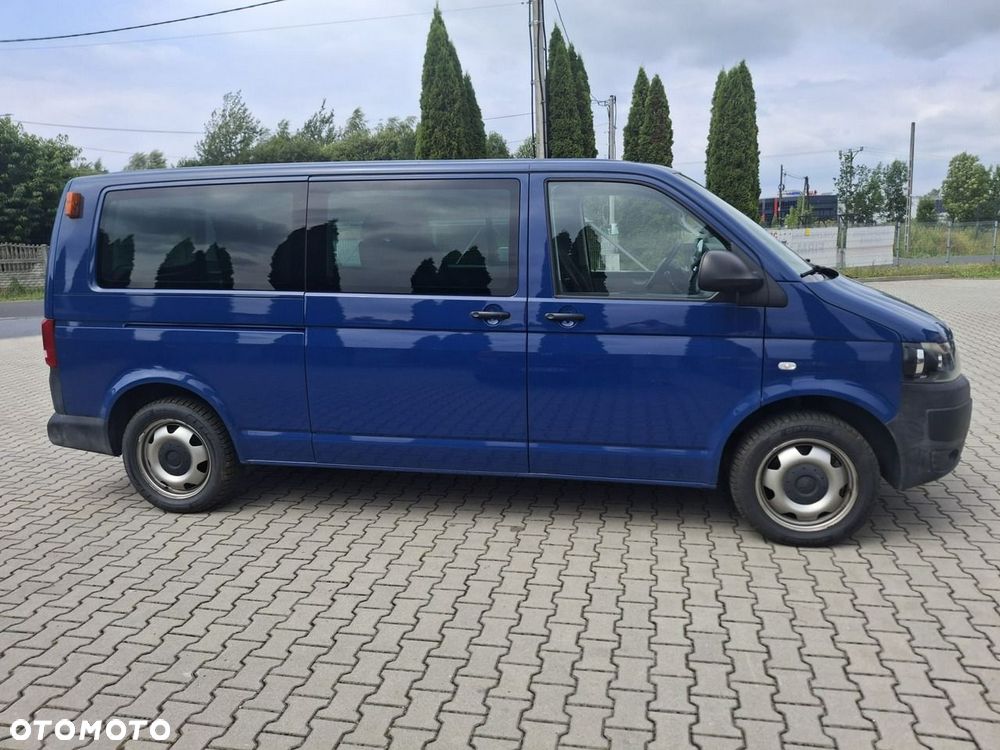 Volkswagen Caravelle - 10