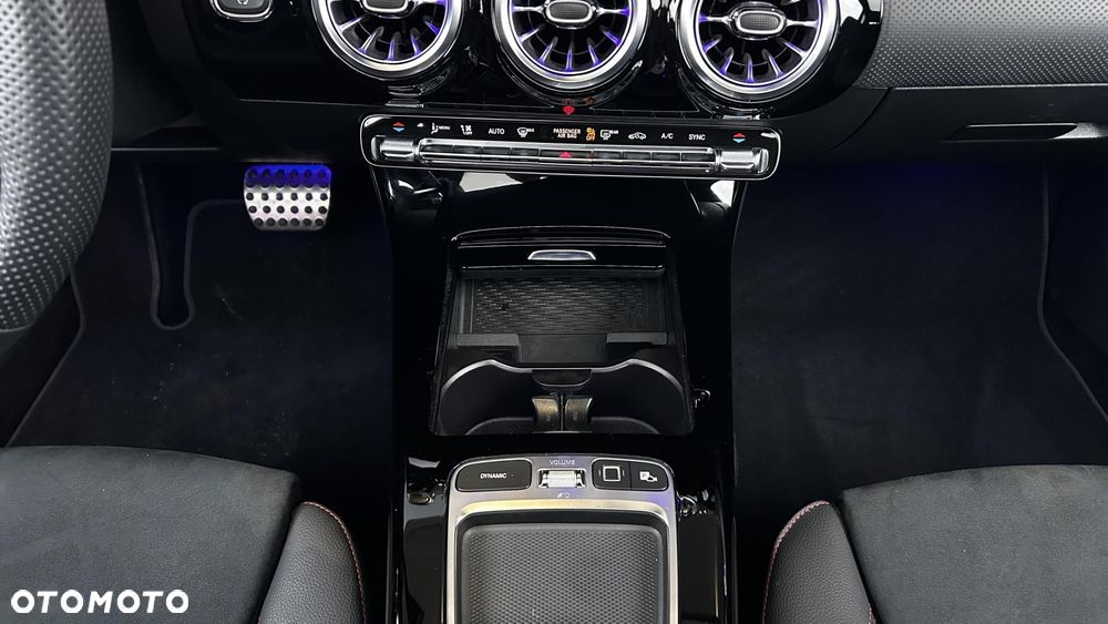 Mercedes-Benz CLA 200 AMG Line 7G-DCT - 15