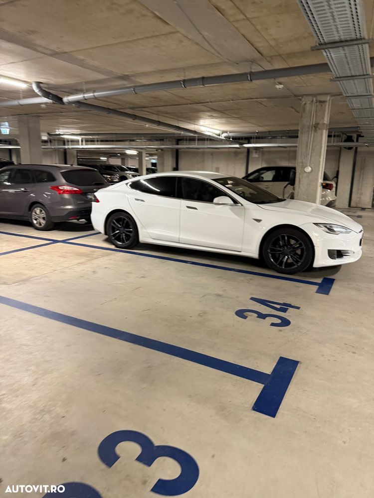 Tesla Model S - 14