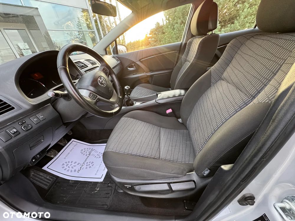 Toyota Avensis 1.8 Sol plus NAVI - 5