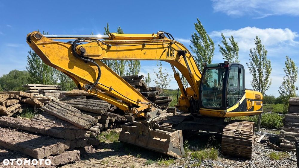 JCB Js 220 - 1