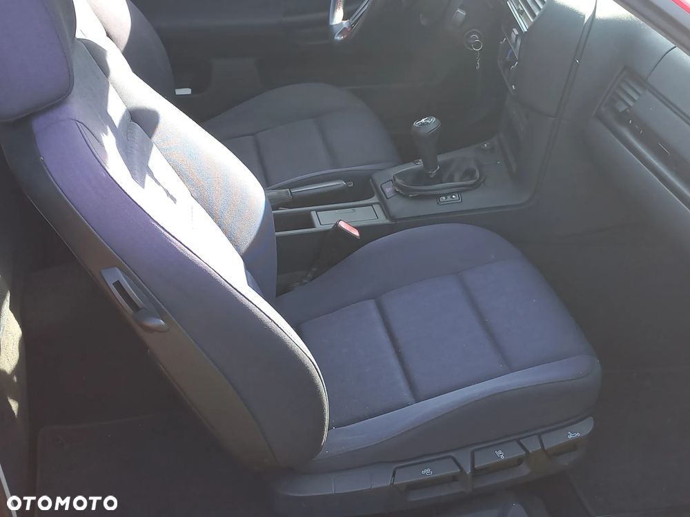 BMW Seria 3 320i - 21