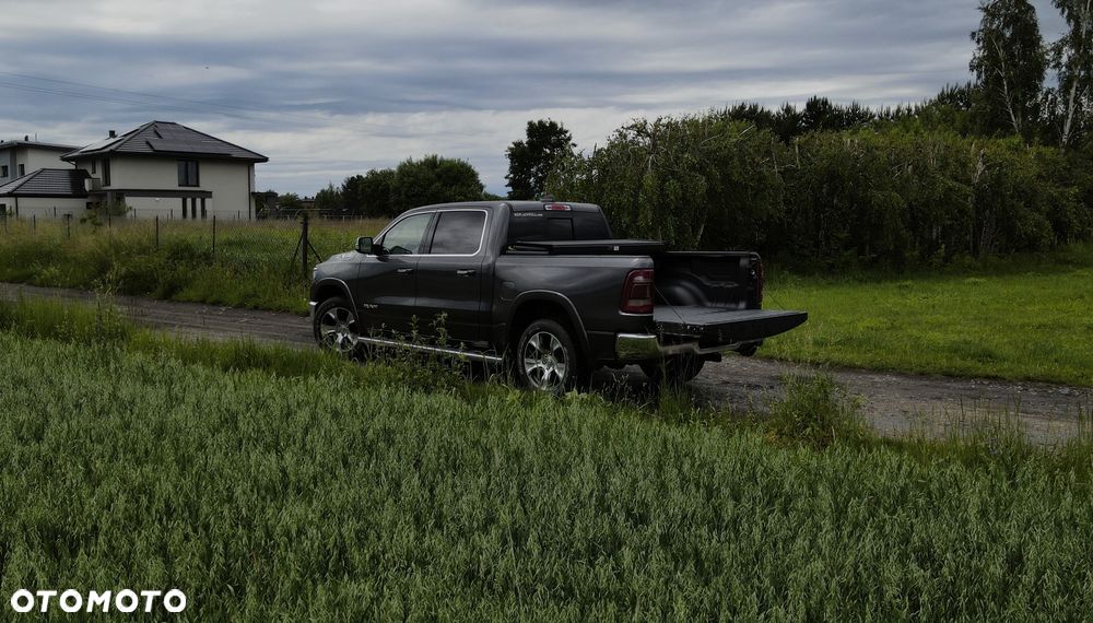 RAM 1500 5.7 Crew Cab Longbed Laramie Chrome - 10