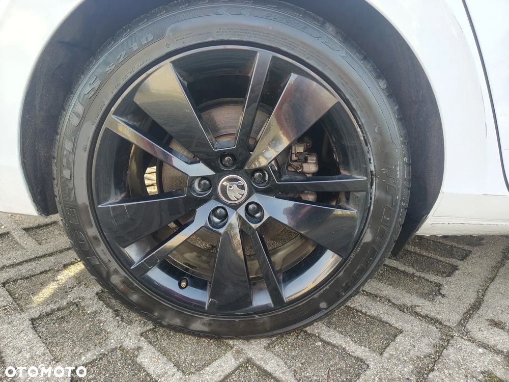 Skoda Superb 2.0 TDI SCR Sportline DSG - 6