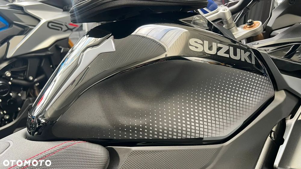 Suzuki GSX 1000 - 12