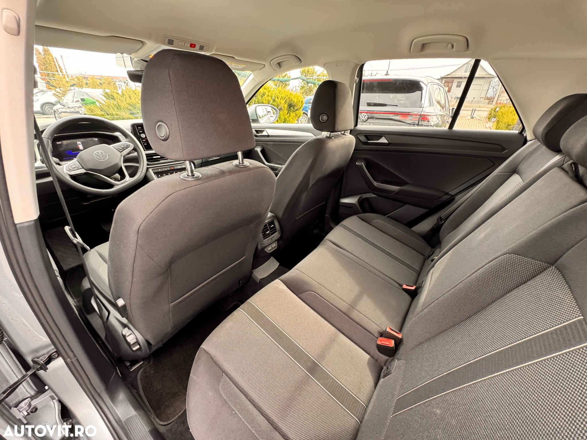 Volkswagen T-ROC 1.5 TSI DSG Life - 10