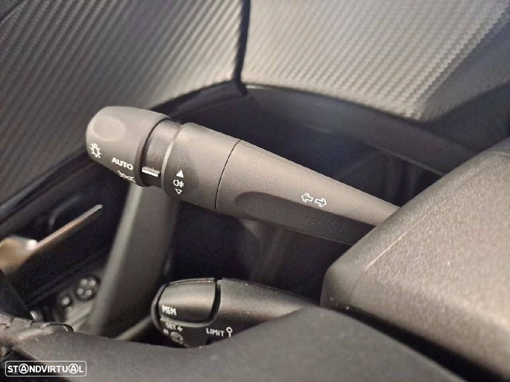 Peugeot 2008 1.2 PureTech Style - 14