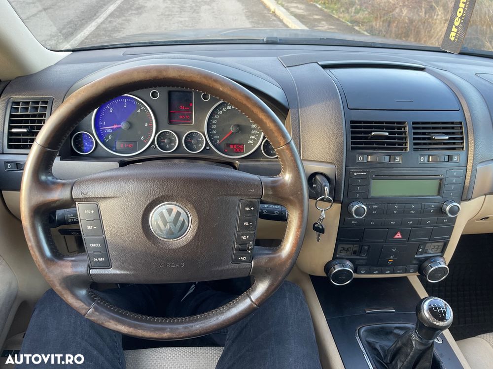 Volkswagen Touareg 2.5 TDI R5 - 10