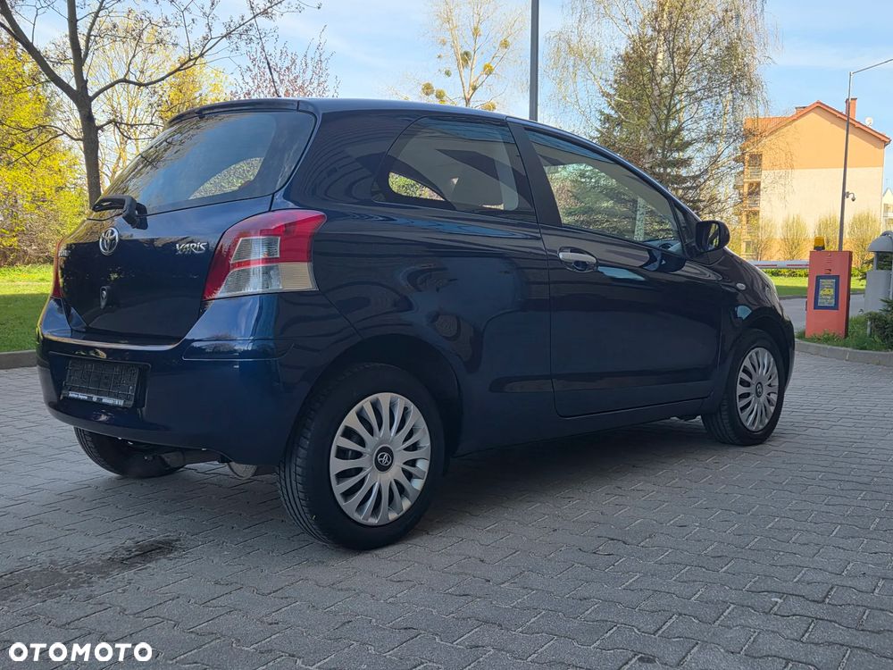 Toyota Yaris 1.33 VVT-i Executive - 13