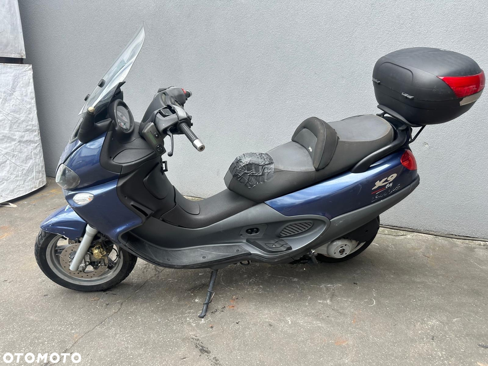 Piaggio X9 - 7