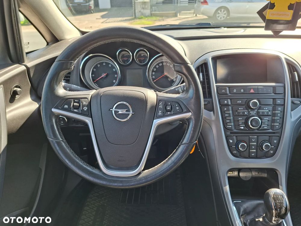 Opel Astra 1.4 T Cosmo - 7
