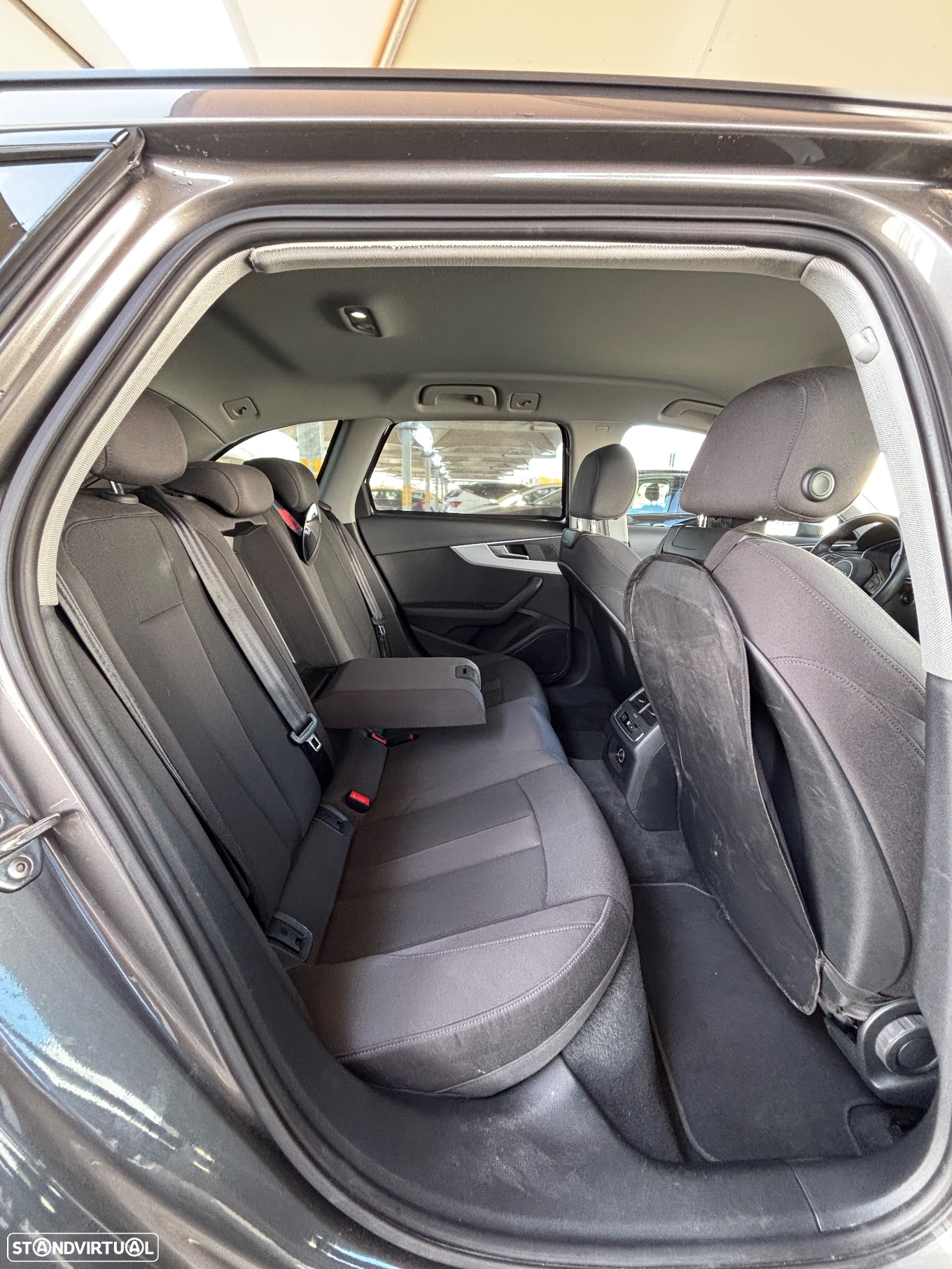 Audi A4 Avant 40 TDI S tronic S line - 17