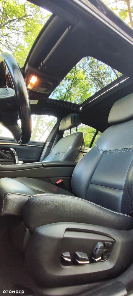 BMW Seria 5 528i Sport-Aut Luxury Line - 12