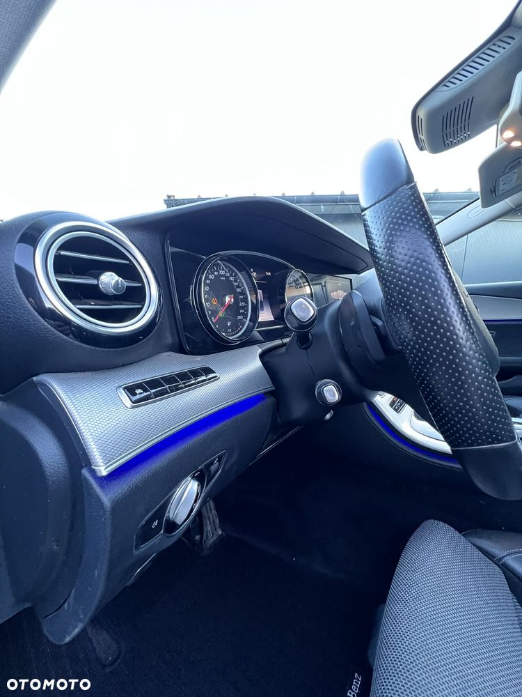 Mercedes-Benz Klasa E - 23