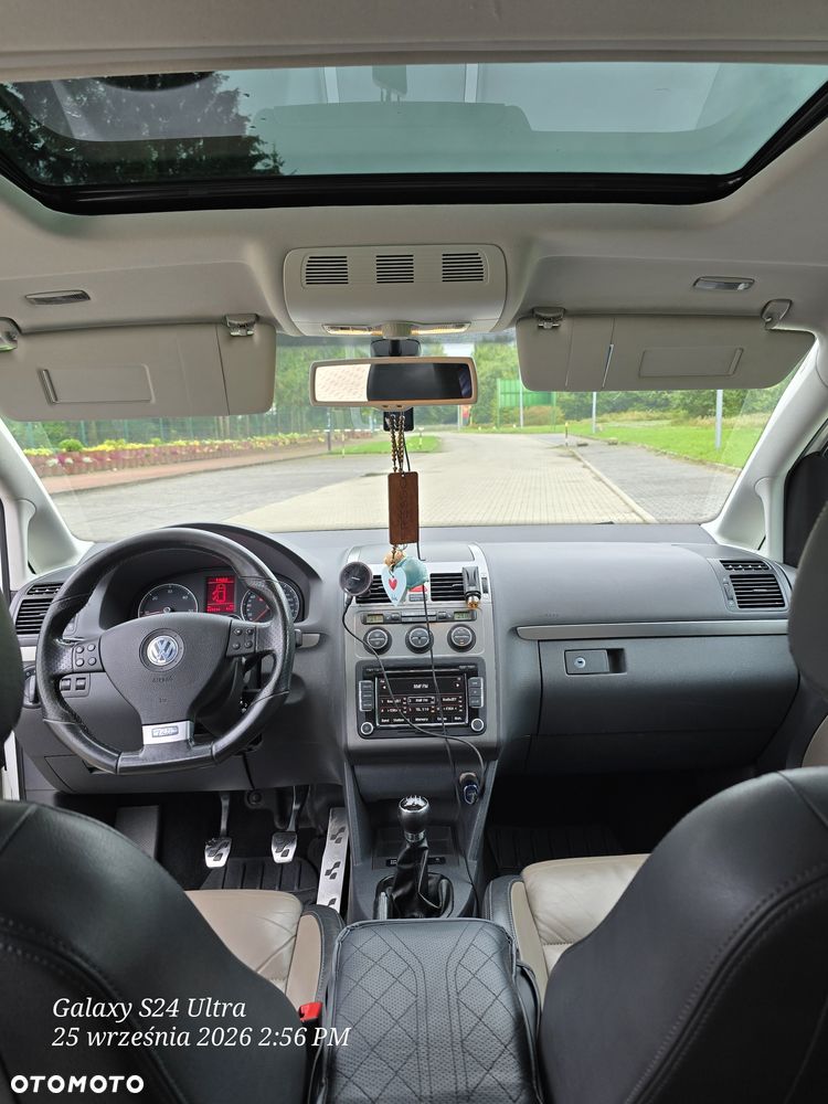 Volkswagen Touran - 8