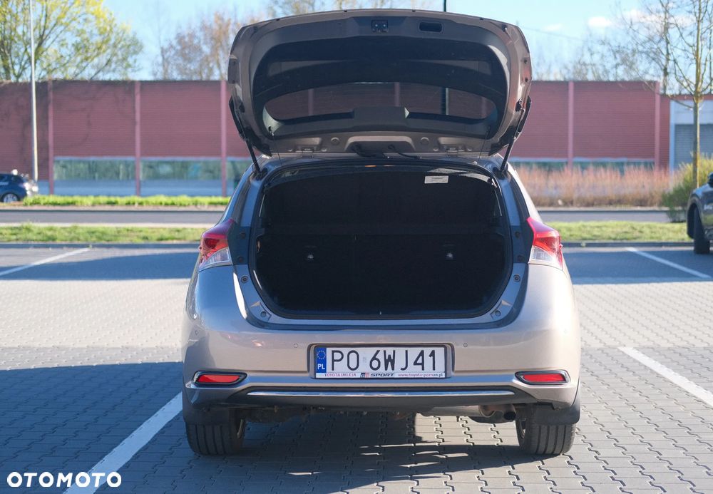 Toyota Auris 1.6 Premium Comfort - 6