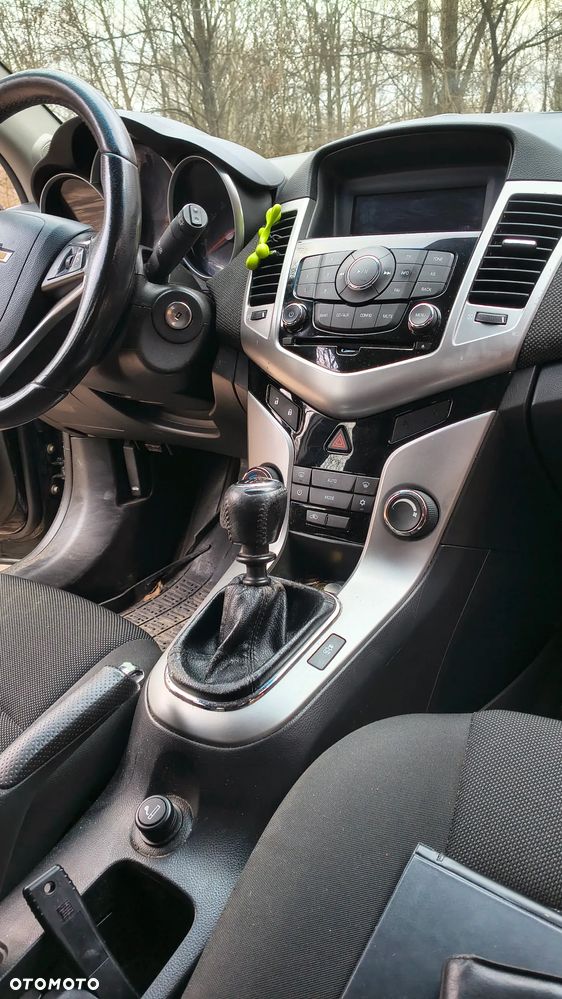 Chevrolet Cruze 1.8 LT - 12