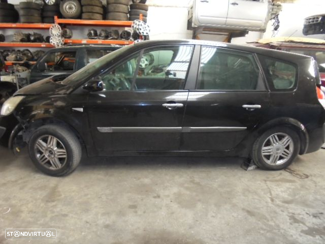 Renault Grand Scenic 1.5 DCi de 2006 para peças - 2