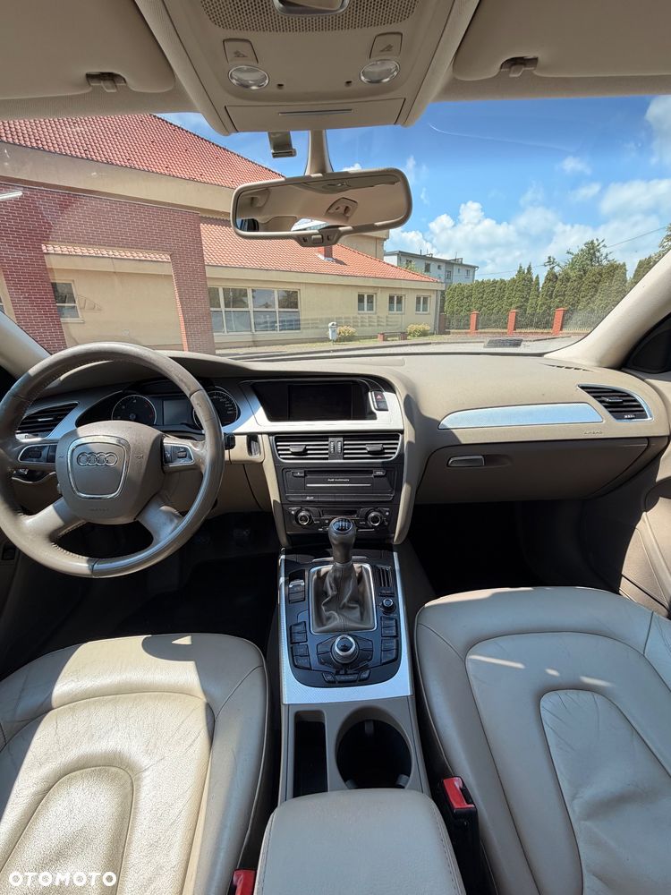 Audi A4 Avant 2.0 TDI - 9